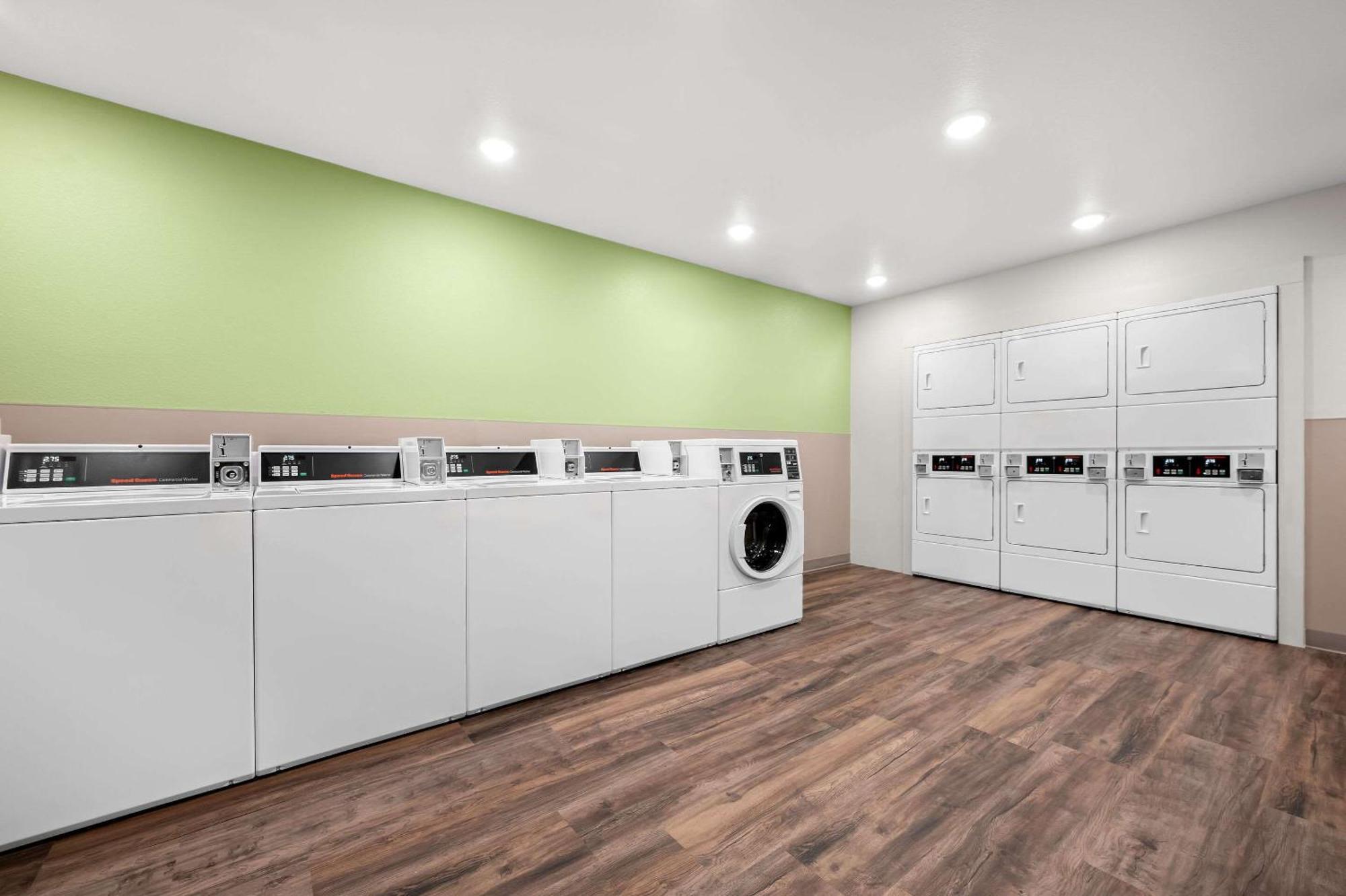 Woodspring Suites Huntsville - Research Park Екстериор снимка